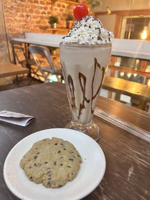 Oreo milkshake and cookie   at Vegamo Centro in Mexico City