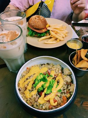 Protein bowl, cheese burguer y agua de horchata  at Vegamo Centro in Mexico City