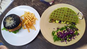 cheese burger & Waffle Sandwich Jar Jar at Vegamo Centro in Mexico City