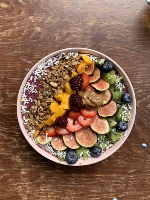 Açaí bowl 🤯 at Vegamo Centro in Mexico City