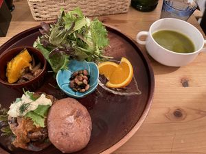 ハンバーガー  at Babel Cafe in Osaka