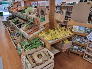 Fruits and vegs at Biomonde L'Echoppe Bio in Joyeuse