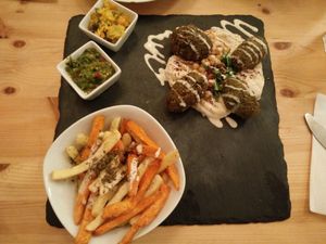 falafel plate at Kanaan in Berlin