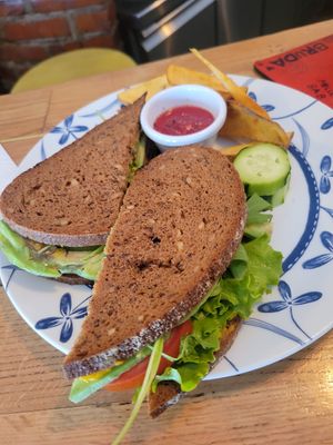 Avocado sandwich at Dit e Nat in Pristina