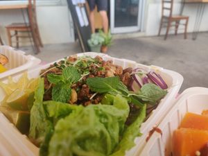 Thai larb at Juicy Brew - Kaimuki in Honolulu