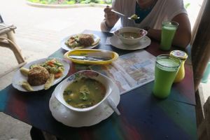 Almuerzo, sopa de verduras, arroz con coco y verduras at Cafe Mar in Puerto Lopez
