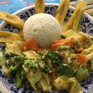 vegetables with salsa de coco at Cafe Mar in Puerto Lopez