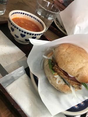 Tofu burger & minestrone soup at Salunpowaku in Minoo