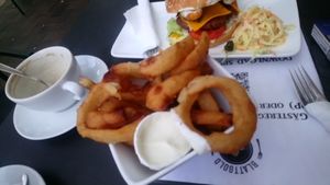Onionrings with garlic veganese at Cafe Blattgold in Kiel