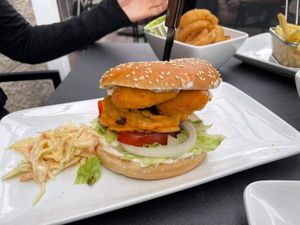 Surf'n Turf-Burger at Cafe Blattgold in Kiel