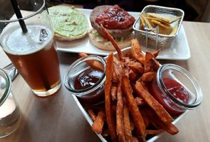 Sweet potato fries and burger at Cafe Blattgold in Kiel