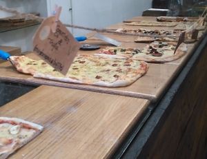 Pizza display at Hand Go in Porto
