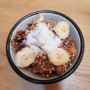 Açai bowl at Wild & The Moon - rue Charlot in Paris