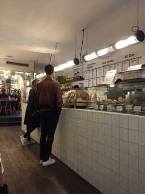 The counter at Wild & The Moon - rue Charlot in Paris