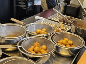  at Bigwig Donuts in Salem