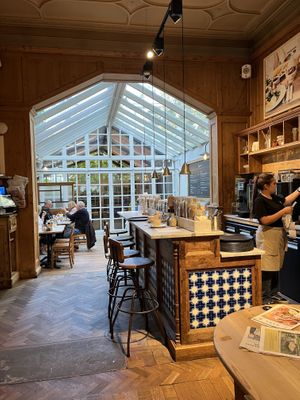 Intérieur   at Le Pain Quotidien - Sablon in Brussels