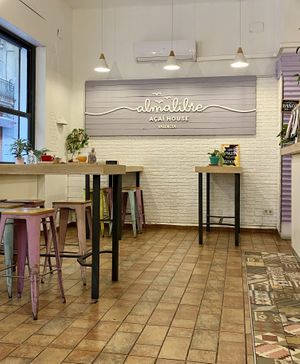 Spacious Interior. One of two dining rooms   at Almalibre Acai Bar in Valencia