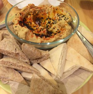 Humus at Almalibre Acai Bar in Valencia