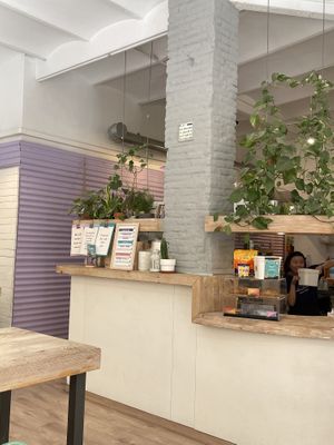 That liiiitle tiny sign on the post is how high the water got in the great flood of October 1957. Interesting!  at Almalibre Acai Bar in Valencia