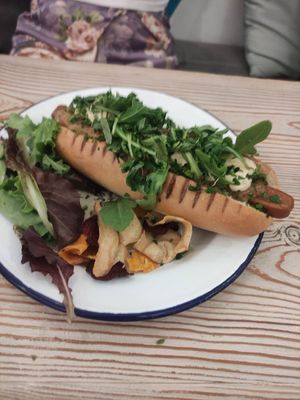 perrito Munich at Almalibre Acai Bar in Valencia