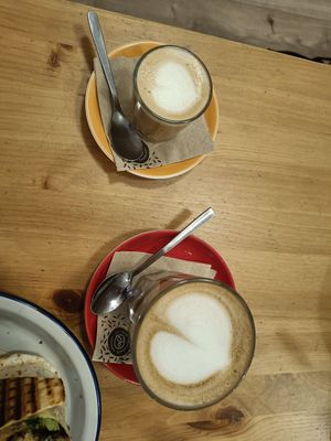 Macchiato+ chai at Almalibre Acai Bar in Valencia