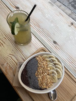 Açai bowl  at Almalibre Acai Bar in Valencia