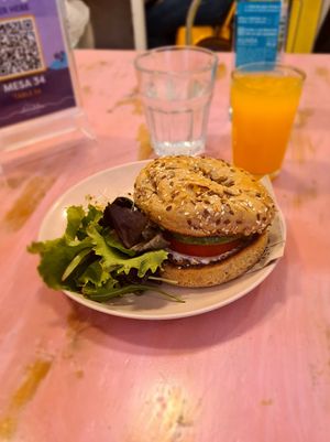 Pesto bagel at Almalibre Acai Bar in Valencia