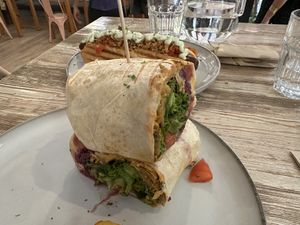 Etapa  at Almalibre Acai Bar in Valencia