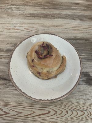 Cinnamon Roll  at Almalibre Acai Bar in Valencia
