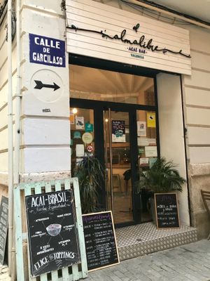 Entrance to YUMMYNESS! (Is that a word??)  at Almalibre Acai Bar in Valencia