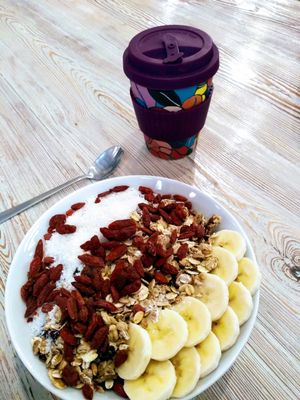 Heaven in a white bowl!! Canary Island Acai bowl with added Goji berries. So yummy!! Go HERE for a heavenly meal. at Almalibre Acai Bar in Valencia