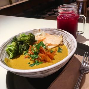 'Tibeten Mama' Rice Bowl at Le Botaniste - UES in New York City