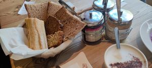 Panier du boulanger at Le Pain Quotidien - Tongres in Brussels