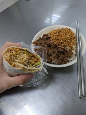 Sprouts wrap with sesame sauce (maybe order another type to make it slightly less dry) 50ntd 👍 and the large version of minced "meat" rice 35ntd at Ming Long in Taitung