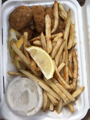 Fish-n-Chips (yummy jackfruit with nicely seasoned batter, a bit more of a meal in itself than expected!) #Veganuary at The Butcher's Son in Berkeley