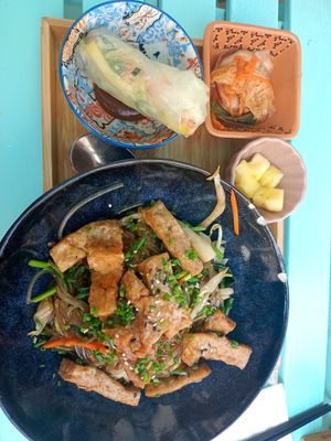 Lunch menu vegan at Tata Restaurant in Vienna