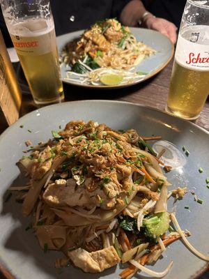 Bandnudeln and opposite is pad chai  at Tata Restaurant in Vienna