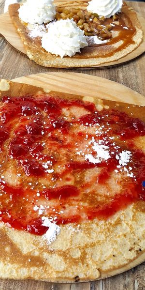 Crêpes - maybe vegan, the upper defenitely not due to the cream at Cosy Lunch in Rouen