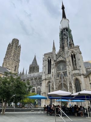 Nice terrace outside  at Cosy Lunch in Rouen