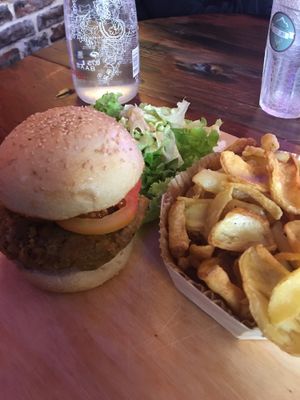 Vegan burger  at Cosy Lunch in Rouen