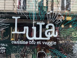 Sign  at Lula Cantine Bio & Veggie in Paris