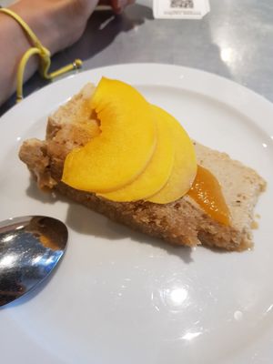 Peach cake at Teresa Carles in Lleida