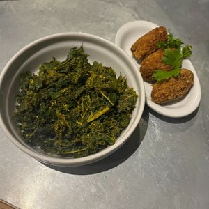 kale chips and plant-based 'chicken' croquettes at Teresa Carles in Lleida