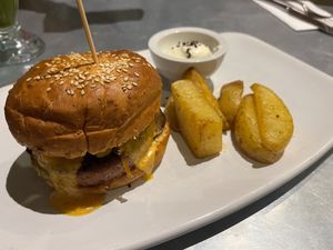 double smashed plant-based burger at Teresa Carles in Lleida