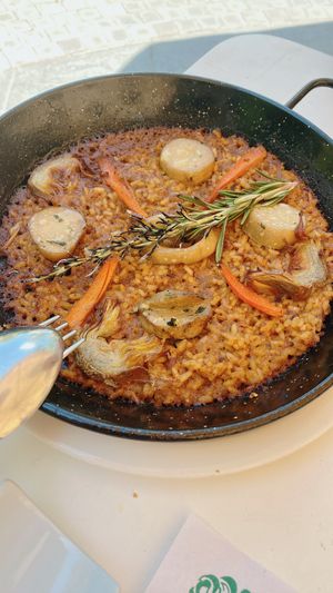 Paella con “ostras"  at Teresa Carles in Lleida
