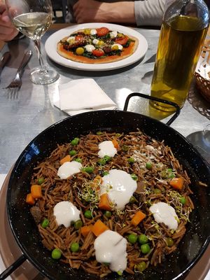 Fidua y pizza at Teresa Carles in Lleida