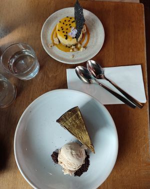 Cheesecake and chocolate cake at Mildreds - Kings Cross in North London