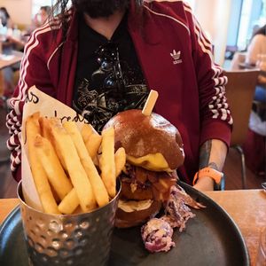 Hot chick'n burger at Mildreds - Kings Cross in North London
