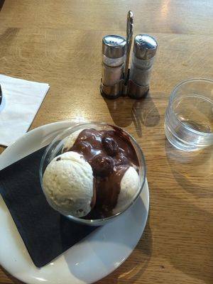 Vannila icecream and chocolate sauce at Mildreds - Kings Cross in North London