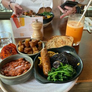 Full English Breakfast with carrot, apple and ginger juice at Mildreds - Kings Cross in North London